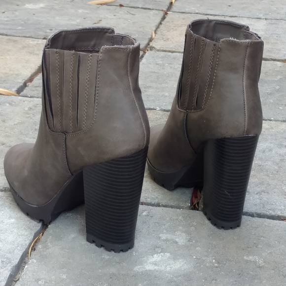 Grey Booties - Picture 2 of 3